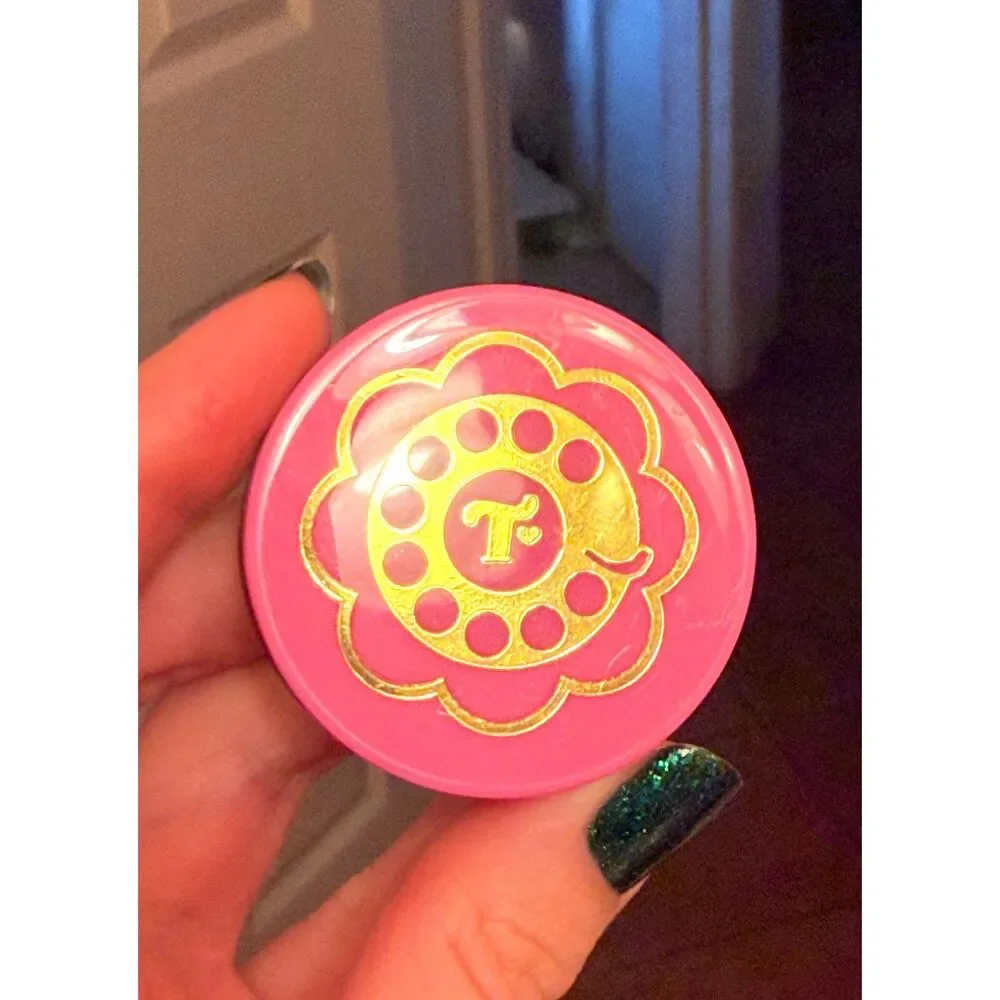 Trixie Cosmetics container and packaging